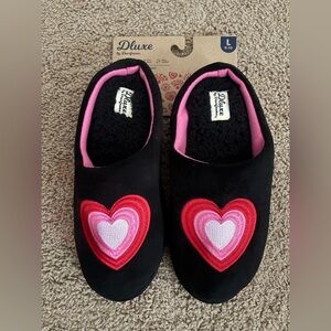 NWT Dearfoams Black Slippers with Red & Pink Heart Pattern